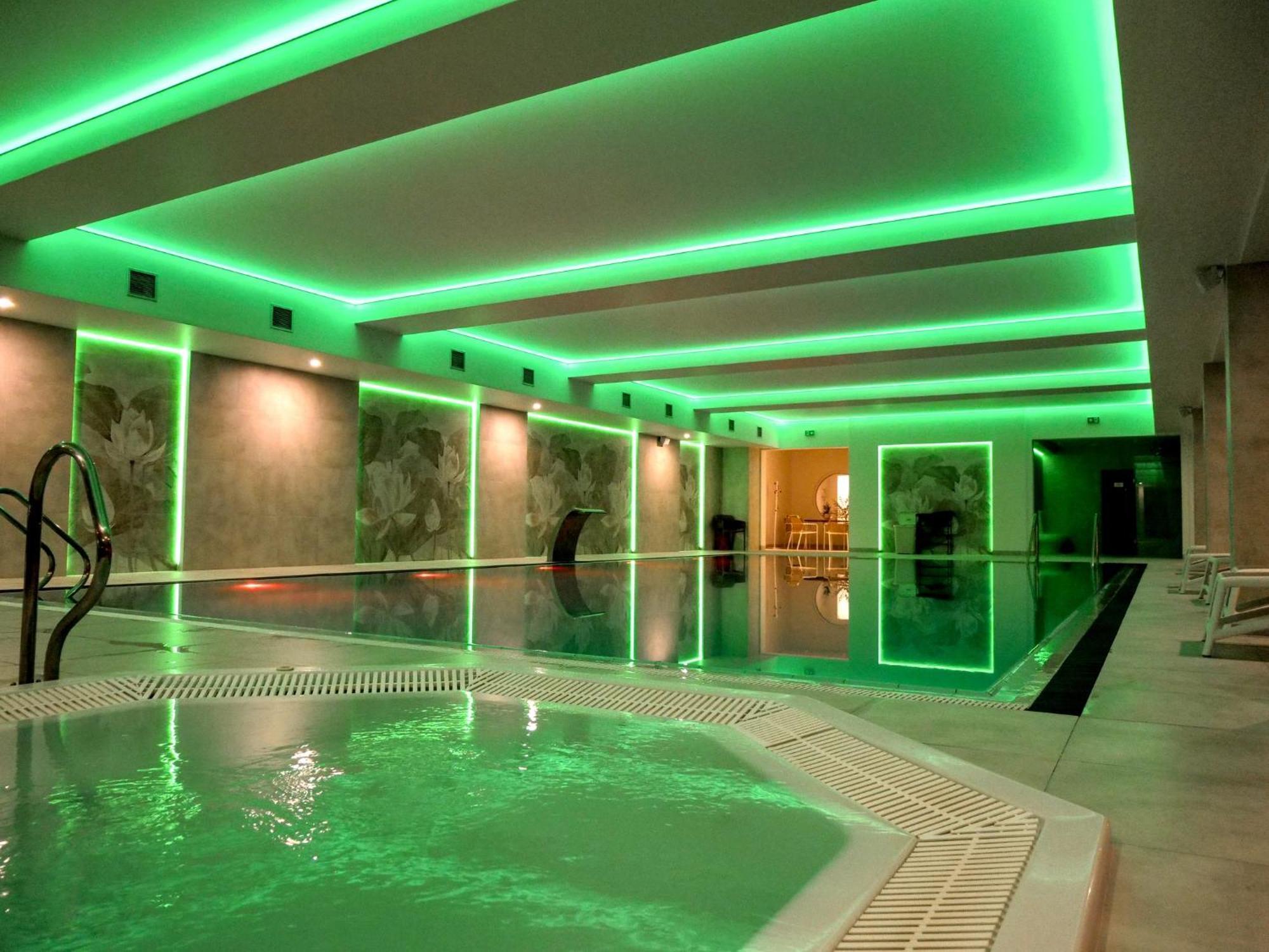 Krol Plaza Spa & Wellness Otel Jarosławiec Dış mekan fotoğraf